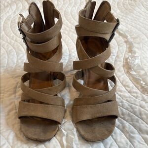 Universal Thread sandals size 8.5